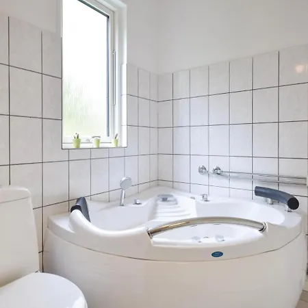 Three-bedroom In Casa vacanze *